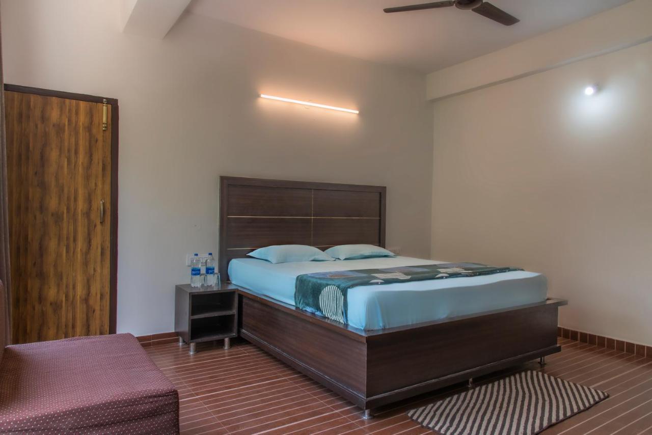 Valley View Apartments Kasauli Bagian luar foto