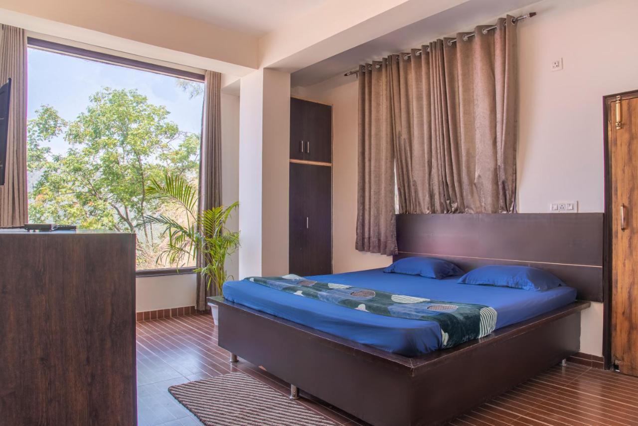 Valley View Apartments Kasauli Bagian luar foto