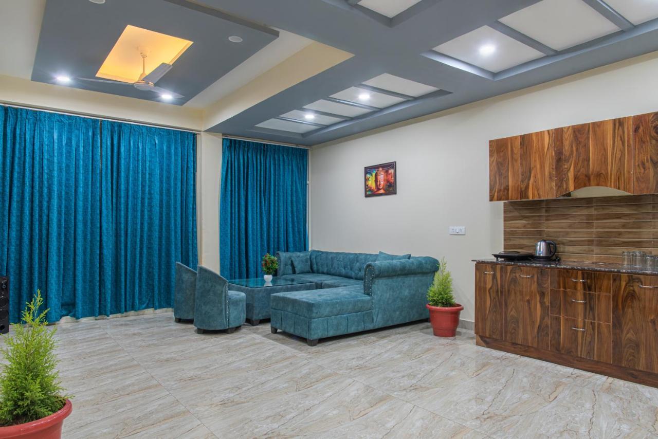 Valley View Apartments Kasauli Bagian luar foto
