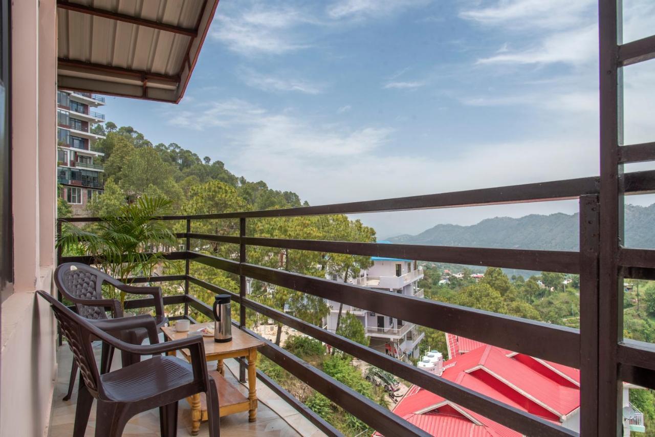 Valley View Apartments Kasauli Bagian luar foto